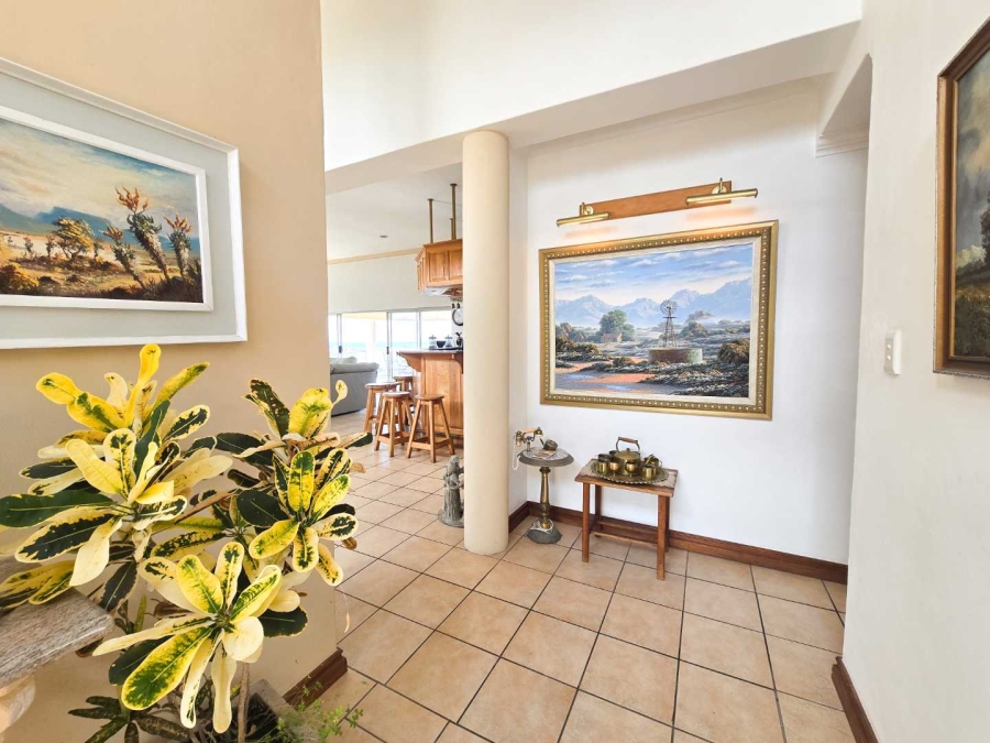 5 Bedroom Property for Sale in Stilbaai Wes Western Cape